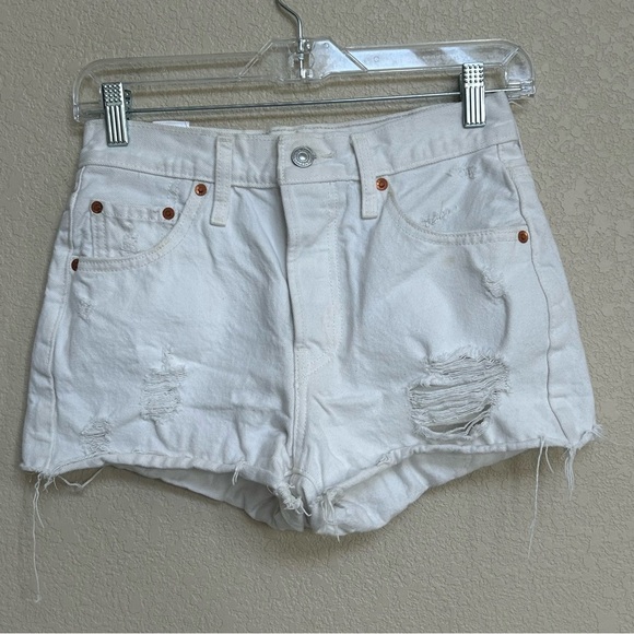 Levi’s 501 Women’s W25 White Distressed Cutoff Denim Shorts Raw Hem Button Fly - Picture 3 of 10